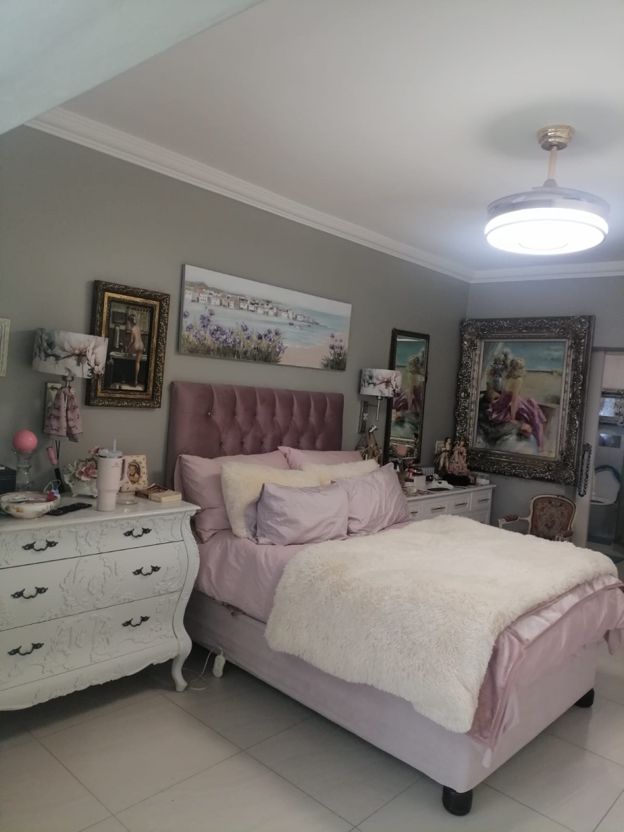 To Let 1 Bedroom Property for Rent in Strand North Western Cape